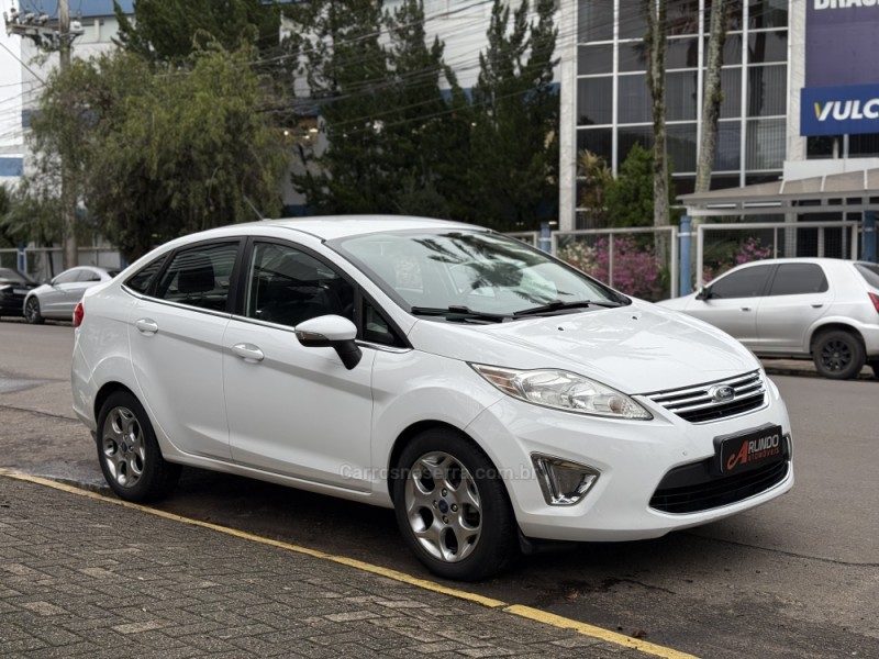 FIESTA 1.6 MPI SEDAN 8V FLEX 4P MANUAL - 2013 - PAROBé