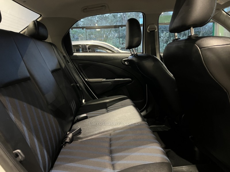 ETIOS 1.5 XS SEDAN 16V FLEX 4P MANUAL - 2015 - CAXIAS DO SUL
