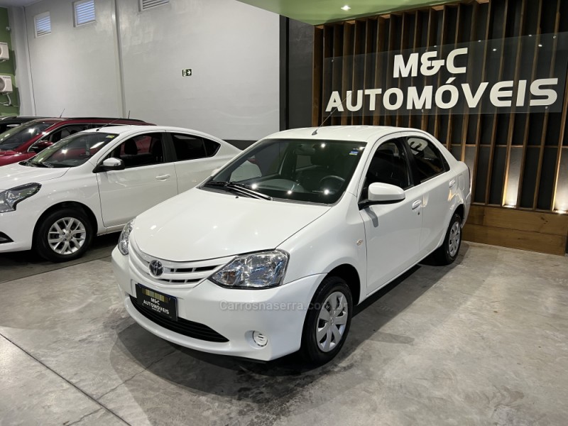 etios 1.5 xs sedan 16v flex 4p manual 2015 caxias do sul