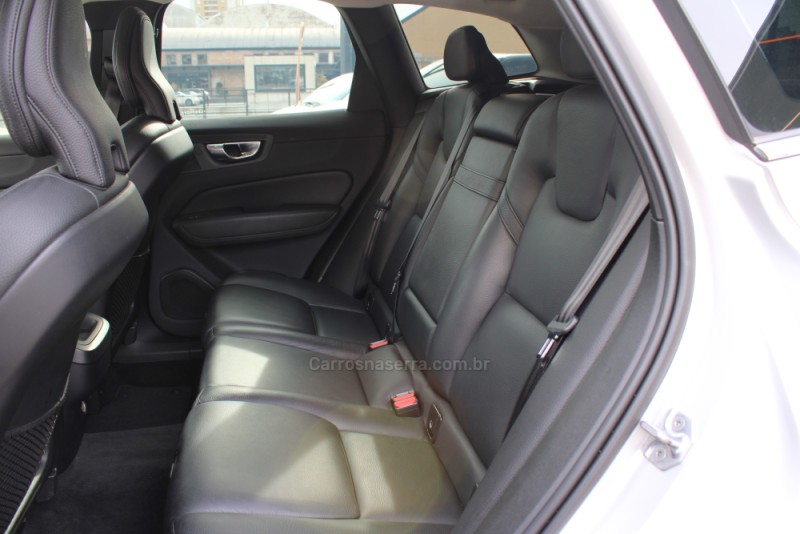 XC60 2.0 T5 MOMENTUM GASOLINA 4P AUTOMÁTICO - 2020 - CAXIAS DO SUL