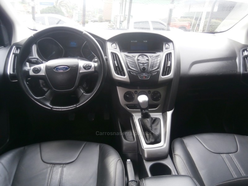 FOCUS 1.6 SE 16V FLEX 4P MANUAL - 2015 - FARROUPILHA