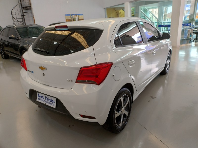 ONIX 1.4 MPFI LTZ 8V FLEX 4P AUTOMÁTICO - 2018 - BENTO GONçALVES