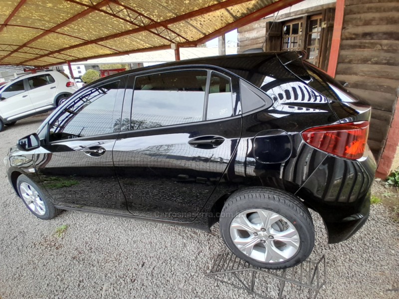 ONIX 1.0	LTZ PLUS 8V TURBO FLEX 4P AUTOMÁTICO - 2023 - VERANóPOLIS