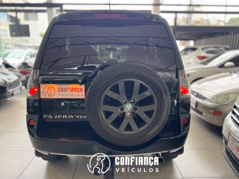 PAJERO TR4 2.0 4X4 16V 140CV FLEX 4P AUTOMÁTICO - 2013 - BENTO GONçALVES