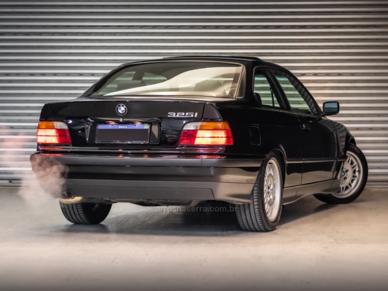 325I 2.5 COUPÉ 24V GASOLINA 2P MANUAL - 1995 - CAXIAS DO SUL