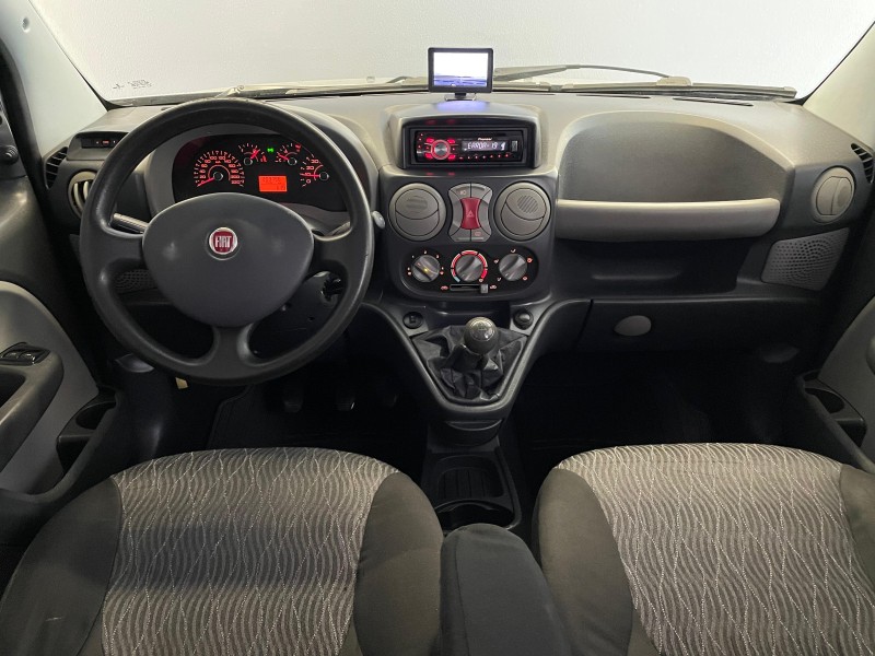 DOBLÓ 1.4 MPI ATTRACTIVE 8V FLEX 4P MANUAL 7 LUGARES - 2012 - ESTâNCIA VELHA