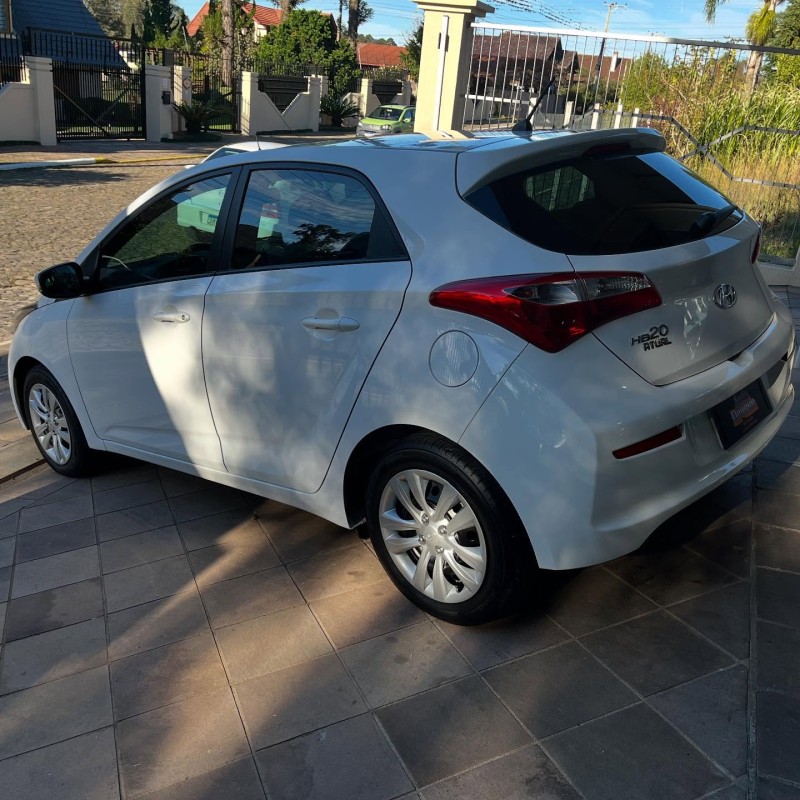 HB20 1.0 COMFORT 12V FLEX 4P MANUAL - 2017 - NOVA PETRóPOLIS