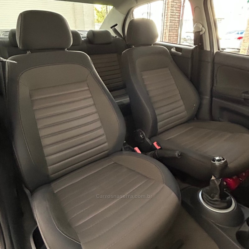 VOYAGE 1.6 MI COMFORTLINE 8V FLEX 4P MANUAL - 2013 - VACARIA