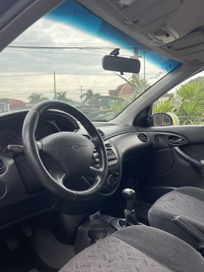 FOCUS 1.8 16V GASOLINA 4P MANUAL - 2003 - CAXIAS DO SUL