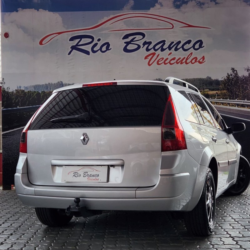 MÉGANE 1.6 DYNAMIQUE GRAND TOUR 16V FLEX 4P MANUAL - 2011 - CAXIAS DO SUL