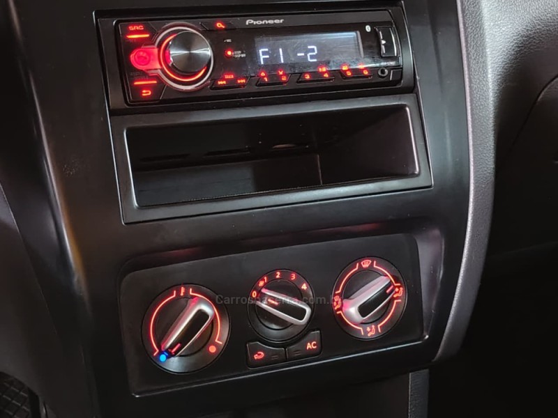 FOX 1.6 MI 8V FLEX 4P MANUAL - 2013 - NOVO HAMBURGO