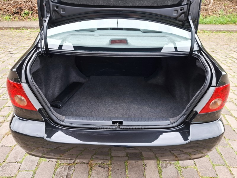 COROLLA 1.6 XLI 16V GASOLINA 4P MANUAL - 2006 - BENTO GONçALVES