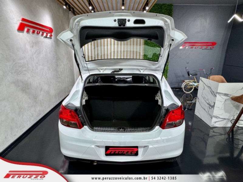 ONIX 1.4 MPFI LTZ 8V FLEX 4P MANUAL - 2015 - NOVA PRATA