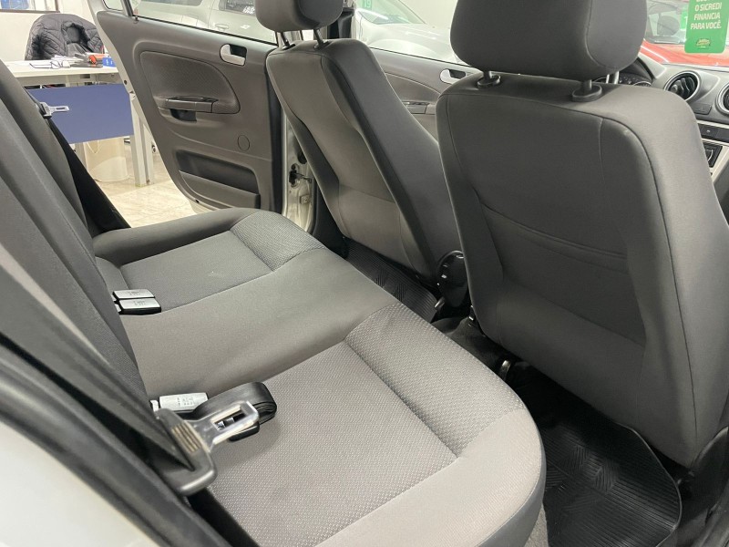 VOYAGE 1.0 MI CITY 8V FLEX 4P MANUAL - 2011 - CAXIAS DO SUL
