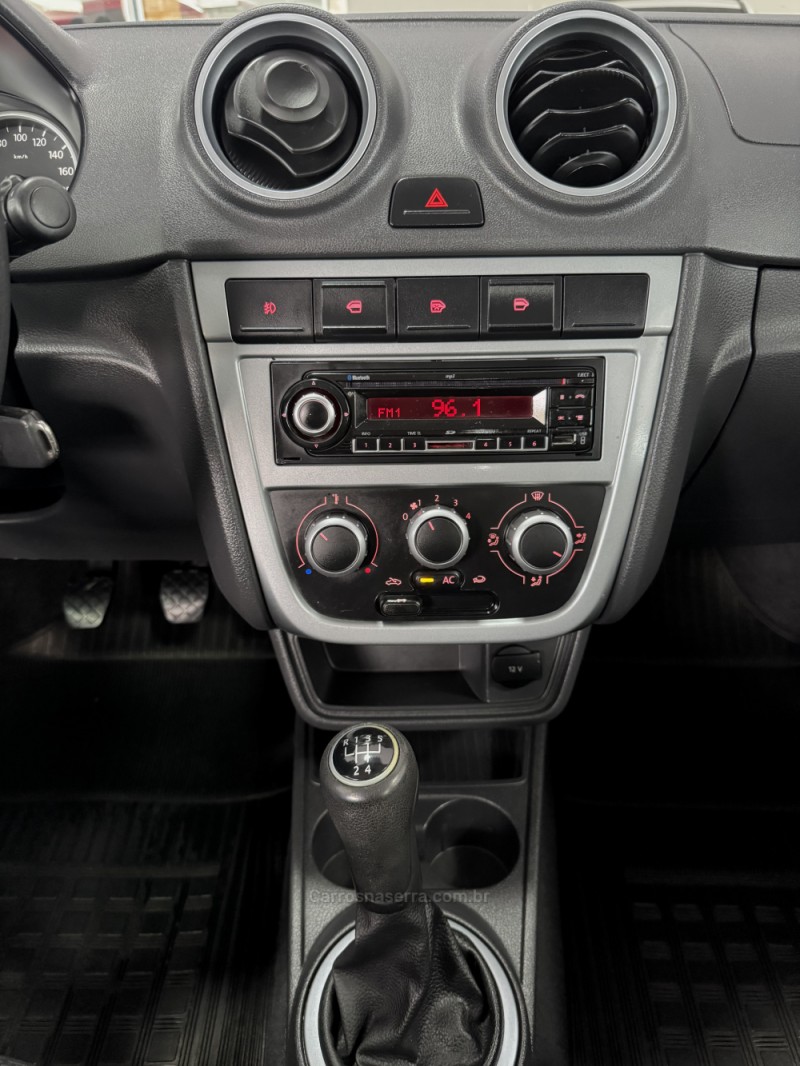 GOL 1.0 MI TREND 8V GASOLINA 4P MANUAL G.III - 2013 - VILA FLORES