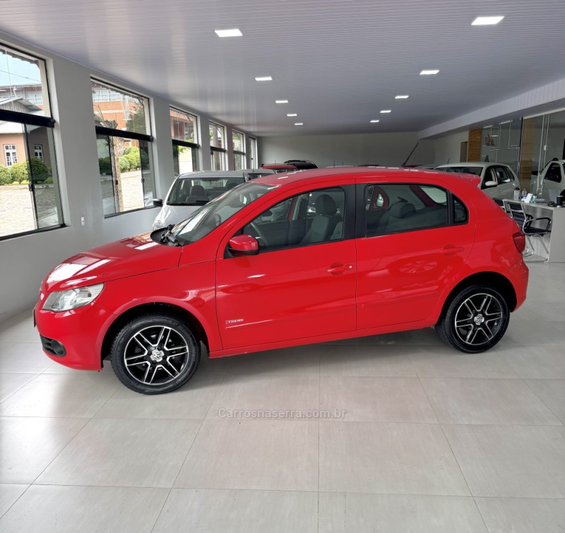 GOL 1.0 MI TREND 8V GASOLINA 4P MANUAL G.III - 2013 - VILA FLORES