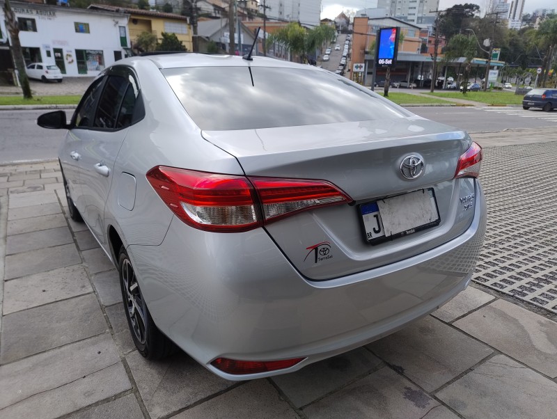 YARIS 1.5 XLS SEDAN 16V FLEX 4P AUTOMÁTICO - 2024 - CAXIAS DO SUL