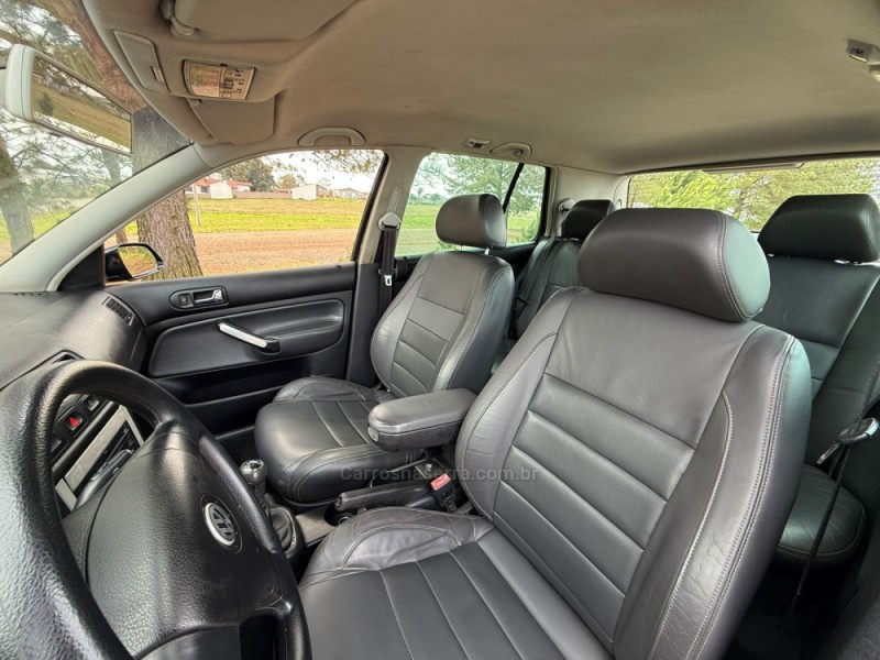GOLF 1.6 MI SPORTLINE 8V FLEX 4P MANUAL - 2010 - VACARIA