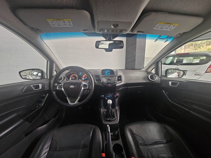 FIESTA 1.6 TITANIUM HATCH 16V FLEX 4P MANUAL - 2014 - CAXIAS DO SUL