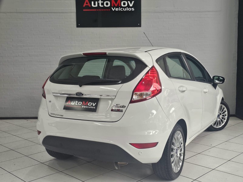 FIESTA 1.6 TITANIUM HATCH 16V FLEX 4P MANUAL - 2014 - CAXIAS DO SUL