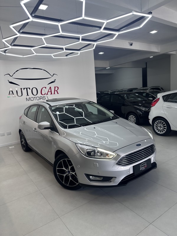 focus 2.0 titanium plus hatch 16v flex 4p auto 2016 caxias do sul