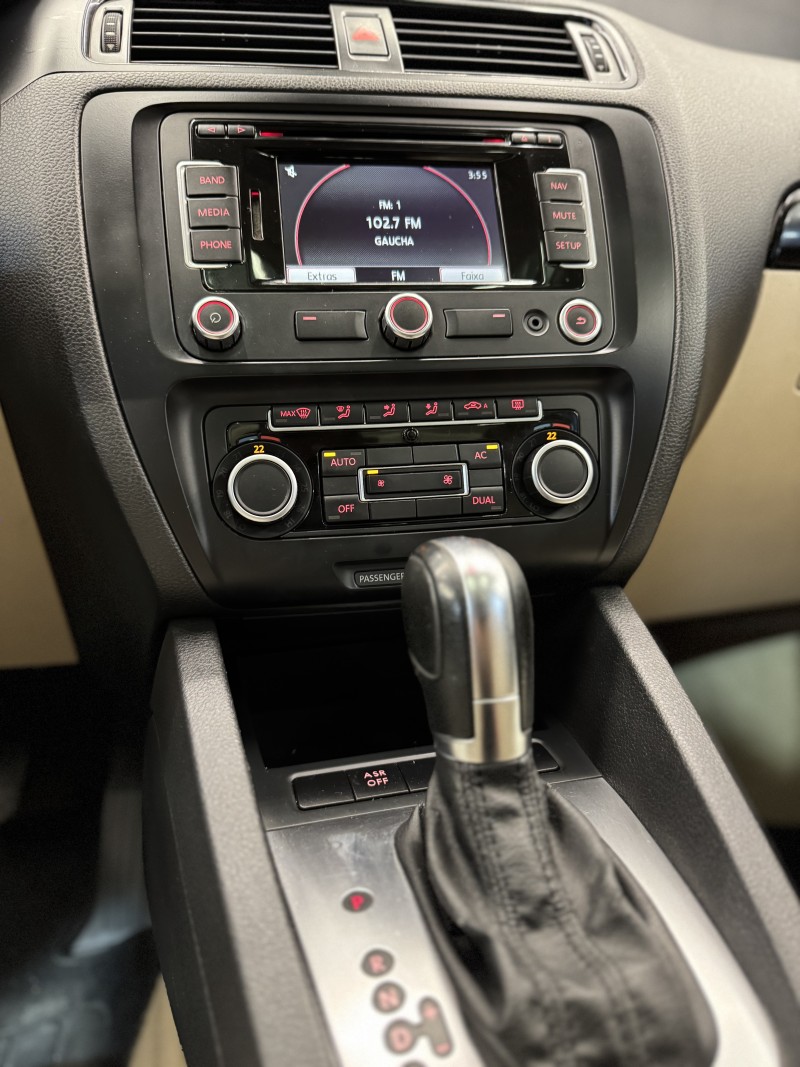 JETTA 2.0 COMFORTLINE FLEX 4P TIPTRONIC - 2012 - CAXIAS DO SUL