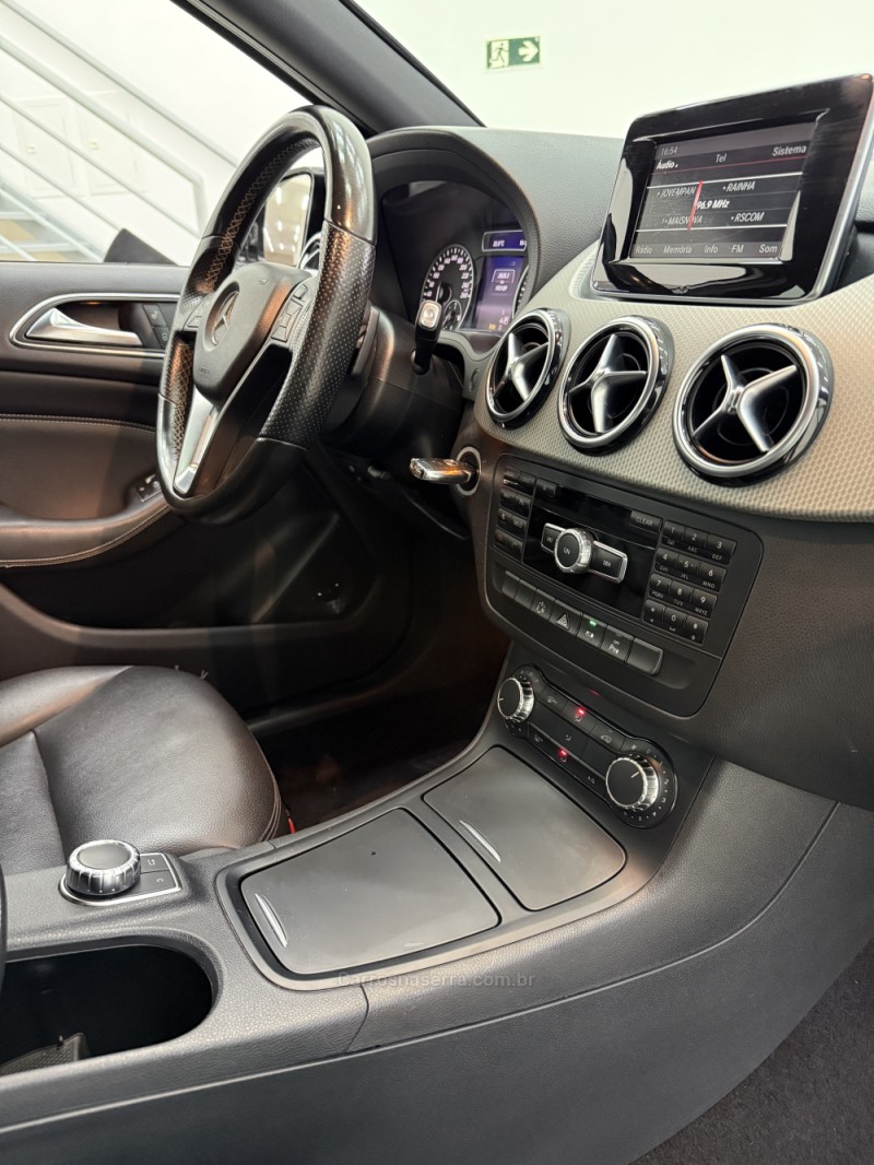B 200 1.6 SPORT TURBO GASOLINA 4P AUTOMÁTICO - 2014 - BENTO GONçALVES
