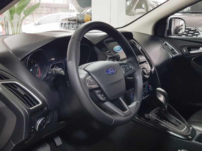 FOCUS 2.0 TITANIUM PLUS 16V FLEX 4P AUTOMÁTICO - 2018 - CAXIAS DO SUL