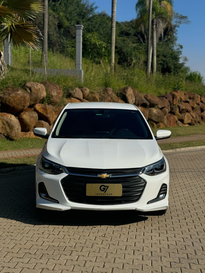 ONIX 1.0 PREMIER II 12V TURBO FLEX 4P AUTOMÁTICO - 2021 - IVOTI
