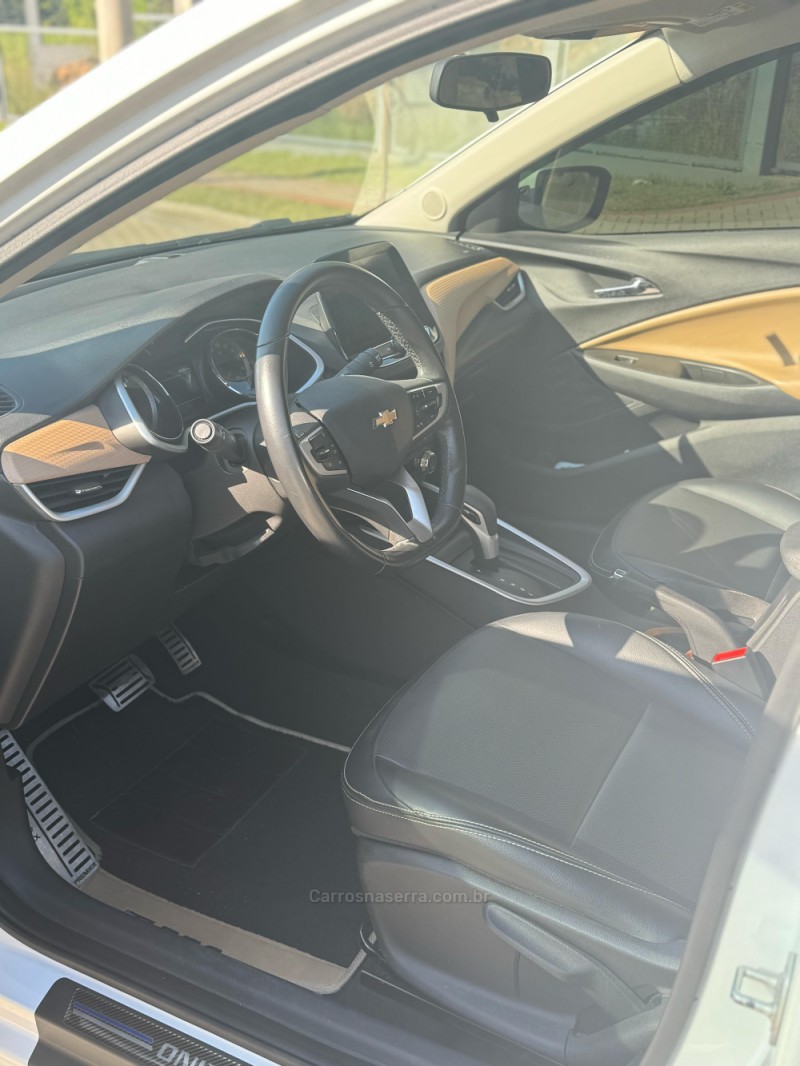ONIX 1.0 PREMIER II 12V TURBO FLEX 4P AUTOMÁTICO - 2021 - IVOTI