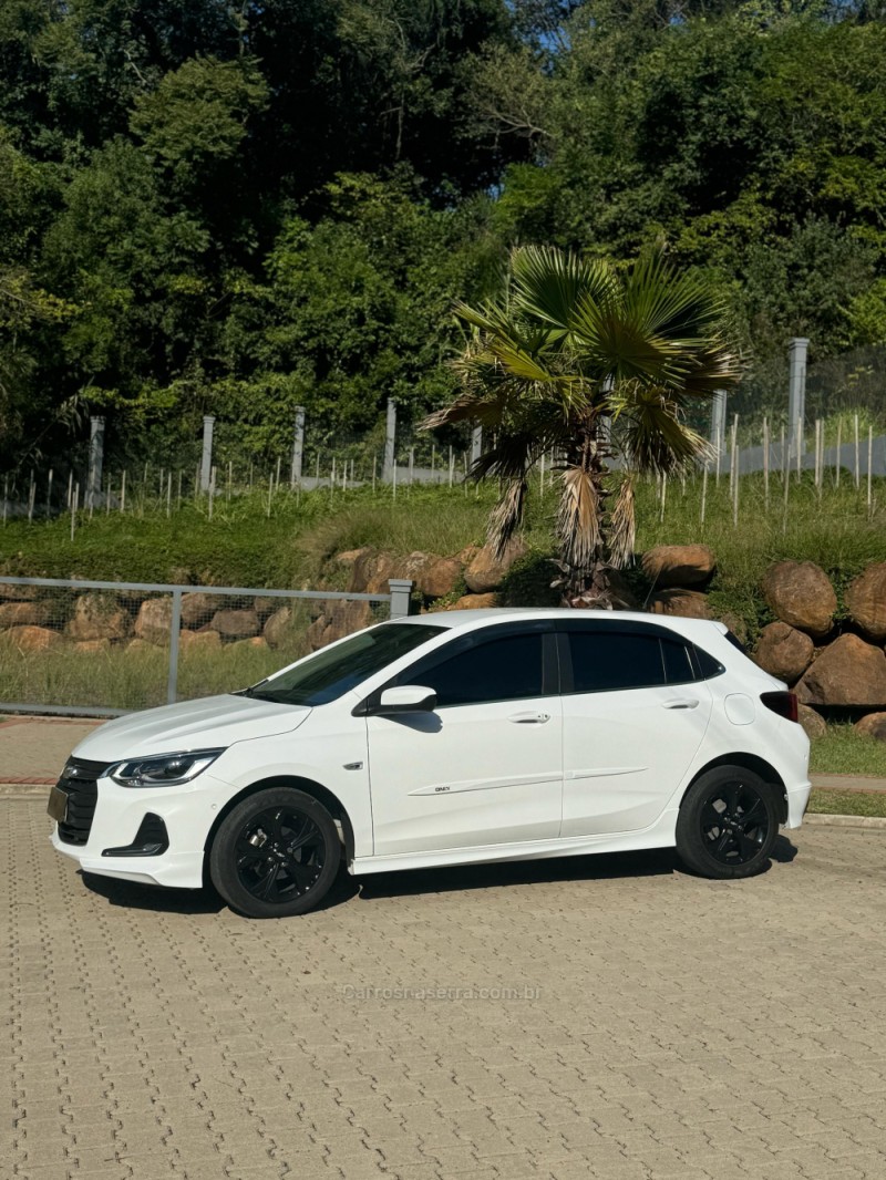 ONIX 1.0 PREMIER II 12V TURBO FLEX 4P AUTOMÁTICO - 2021 - IVOTI