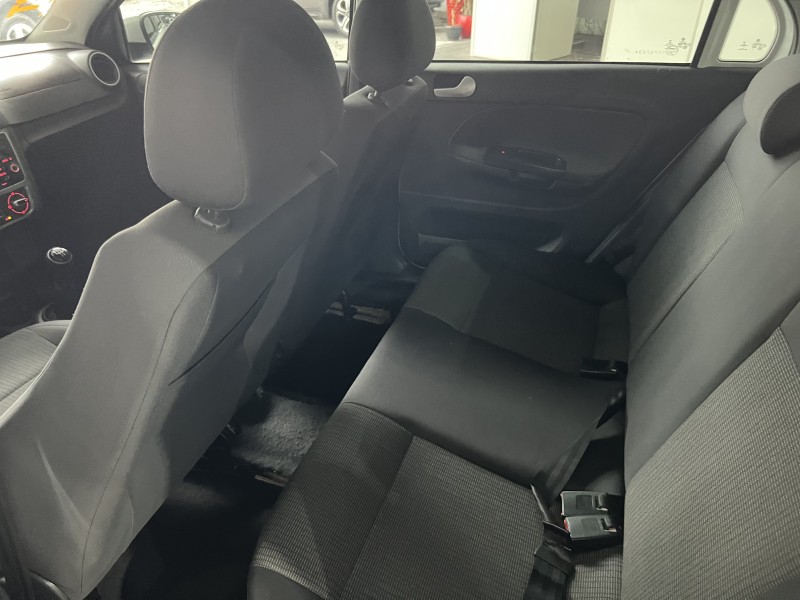 VOYAGE 1.0 MI CITY 8V FLEX 4P MANUAL - 2014 - PORTãO