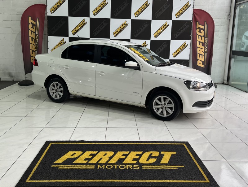 VOYAGE 1.0 MI CITY 8V FLEX 4P MANUAL - 2014 - PORTãO