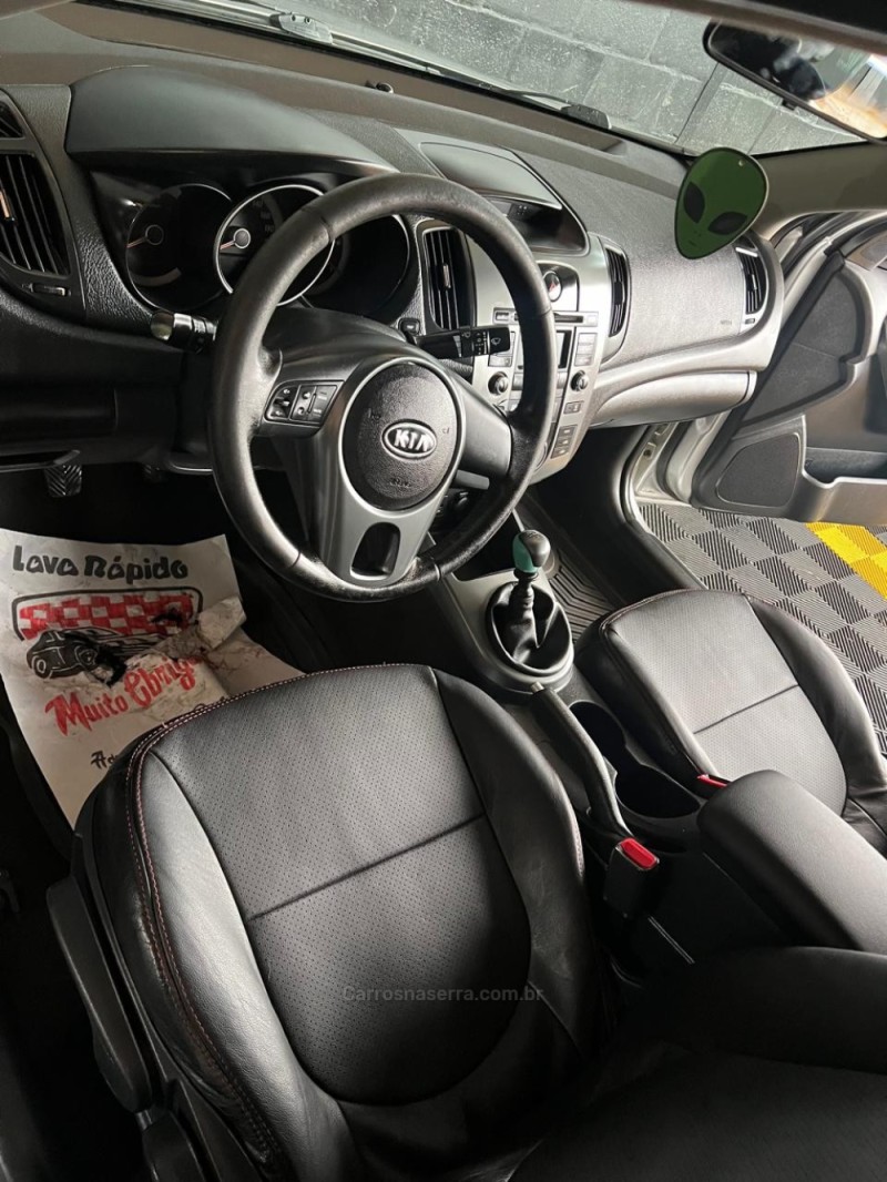 CERATO 1.6 E.273 SEDAN 16V GASOLINA 4P MANUAL - 2010 - CAXIAS DO SUL