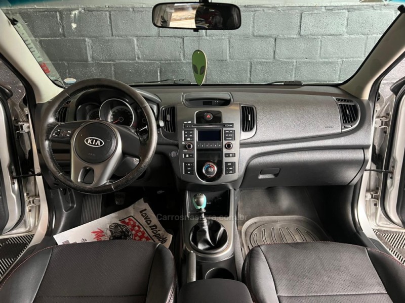 CERATO 1.6 E.273 SEDAN 16V GASOLINA 4P MANUAL - 2010 - CAXIAS DO SUL