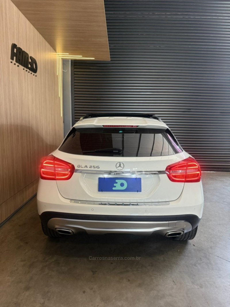 GLA 250 2.0 16V TURBO GASOLINA ENDURO 4P AUTOMÁTICO - 2016 - LAJEADO