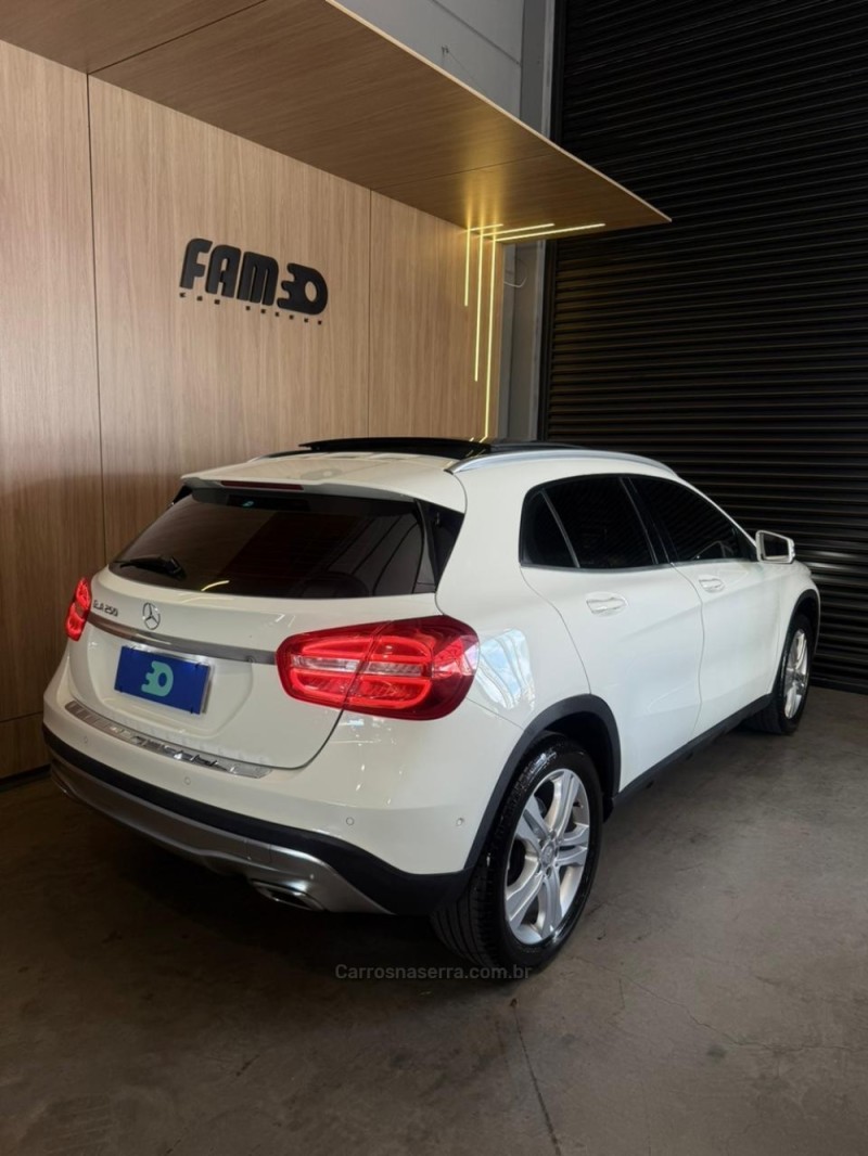 GLA 250 2.0 16V TURBO GASOLINA ENDURO 4P AUTOMÁTICO - 2016 - LAJEADO