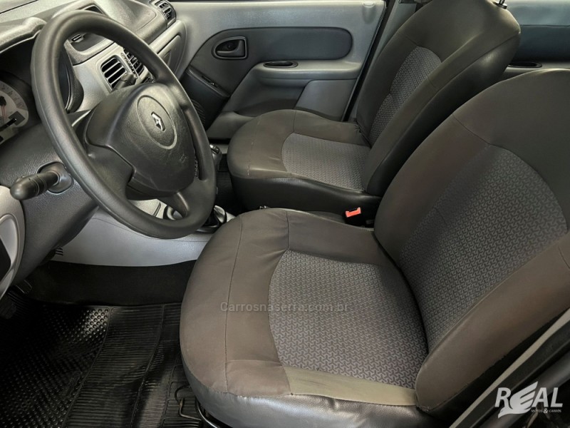 CLIO 1.6 EXPRESSION SEDAN 16V FLEX 4P MANUAL - 2008 - SAPIRANGA