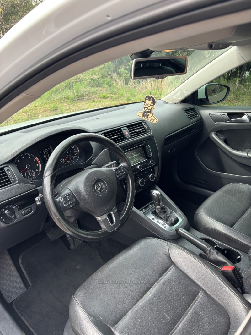 JETTA 2.0 COMFORTLINE FLEX 4P TIPTRONIC - 2014 - SANANDUVA