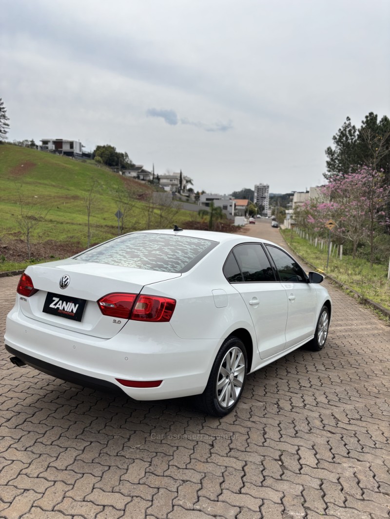 JETTA 2.0 COMFORTLINE FLEX 4P TIPTRONIC - 2014 - SANANDUVA