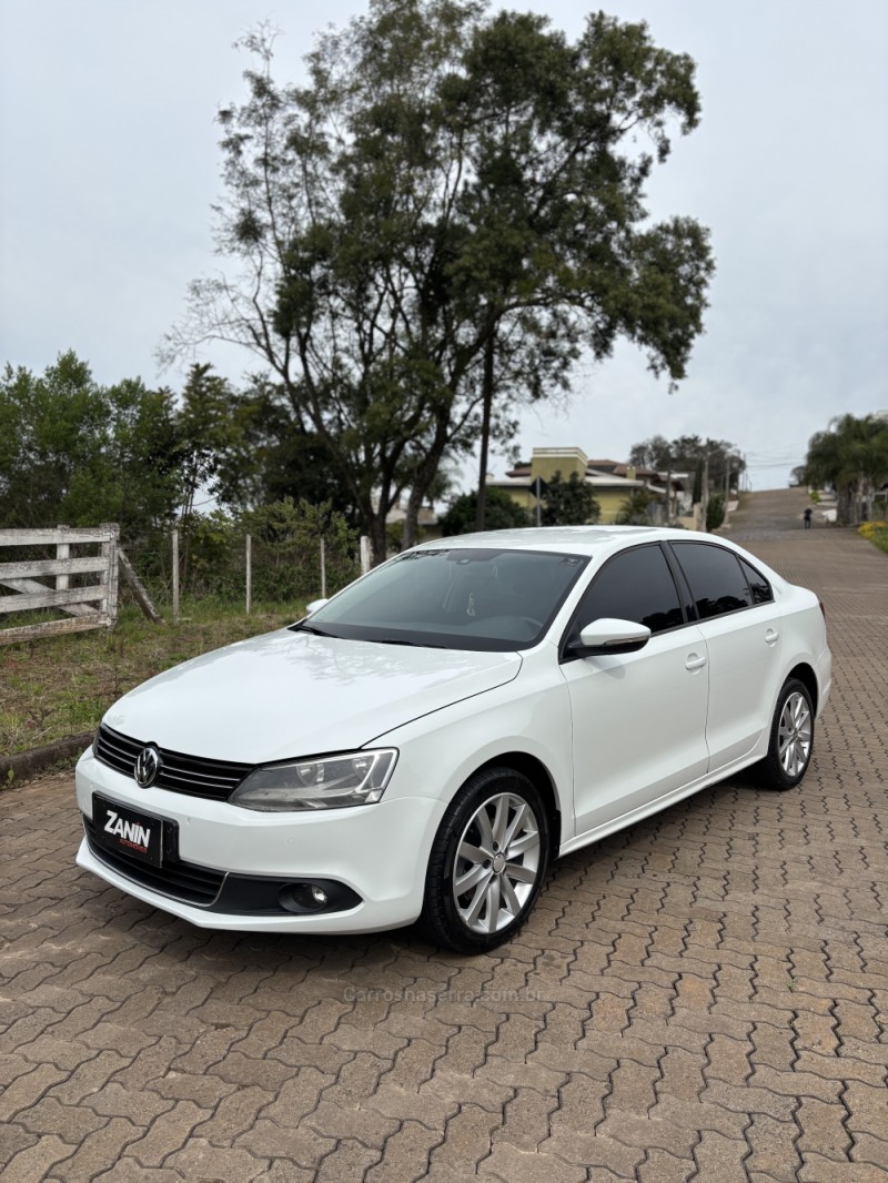 JETTA 2.0 COMFORTLINE FLEX 4P TIPTRONIC - 2014 - SANANDUVA