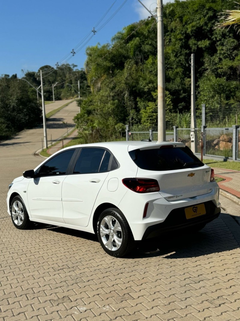 ONIX 1.0 LTZ 8V TURBO FLEX 4P AUTOMÁTICO - 2024 - IVOTI