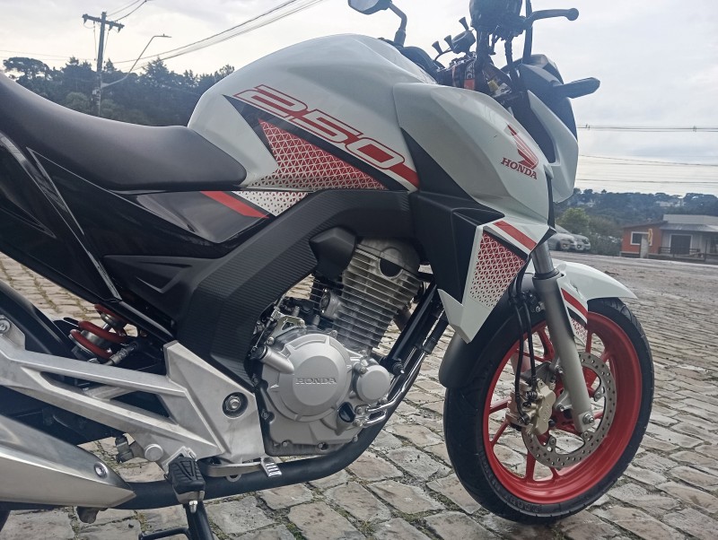 CB 250F TWISTER CBS - 2022 - CAXIAS DO SUL