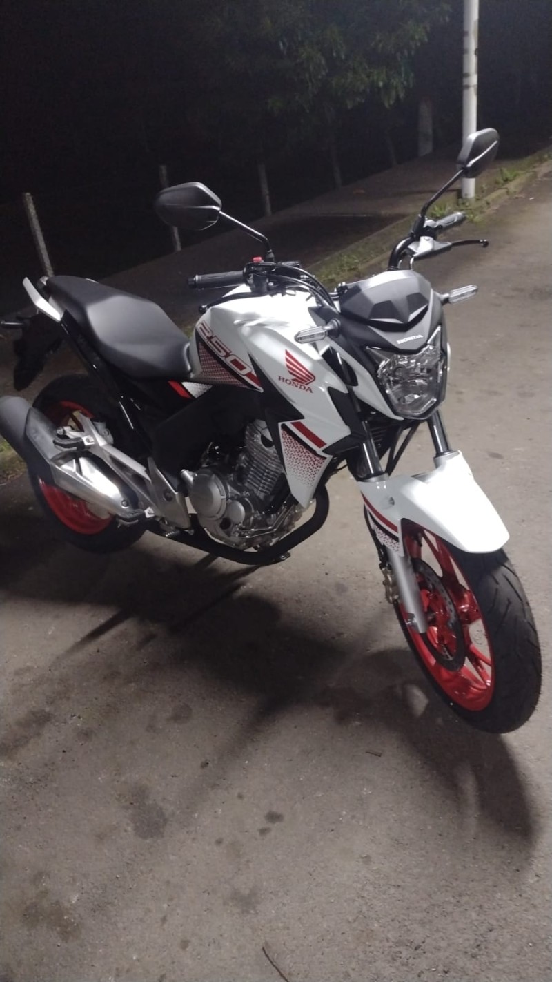 cb 250f twister cbs 2022 caxias do sul