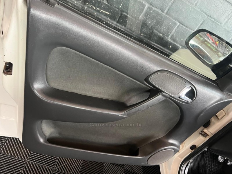GOL 1.6 MI POWER 8V FLEX 4P MANUAL G.III - 2003 - CAXIAS DO SUL