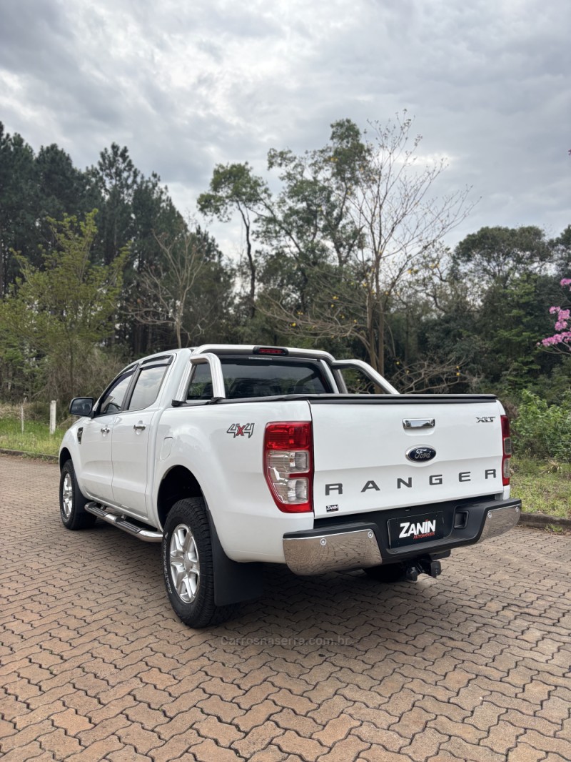 RANGER 3.2 XLT 4X4 CD 20V DIESEL 4P AUTOMÁTICO - 2013 - SANANDUVA