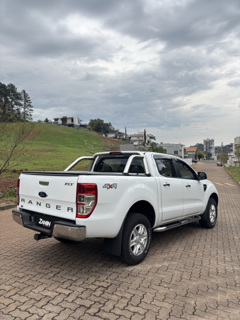 RANGER 3.2 XLT 4X4 CD 20V DIESEL 4P AUTOMÁTICO - 2013 - SANANDUVA
