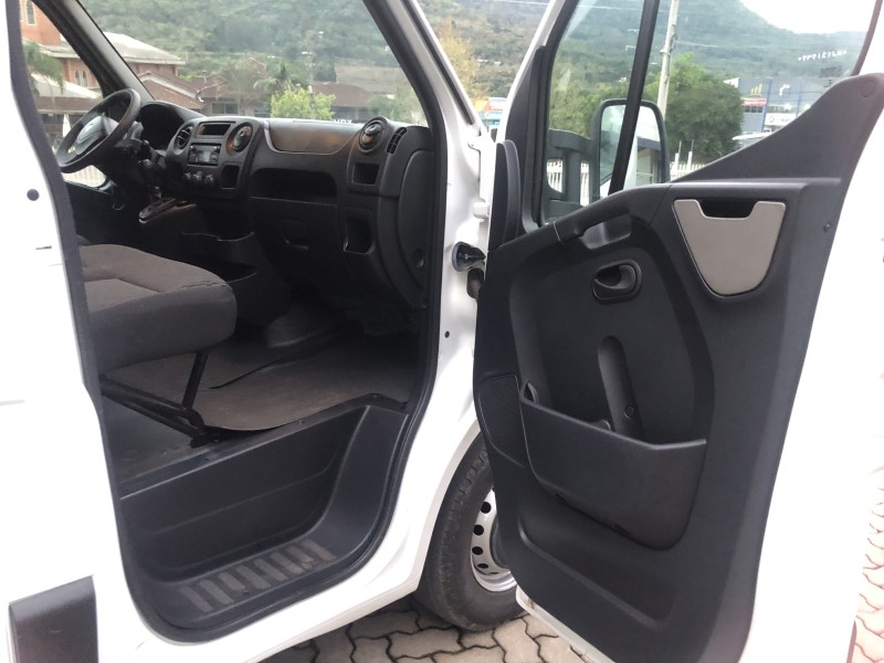MASTER 2.3 DCI CHASSI CABINE L2H1 16V DIESEL 2P MANUAL - 2022 - VALE REAL