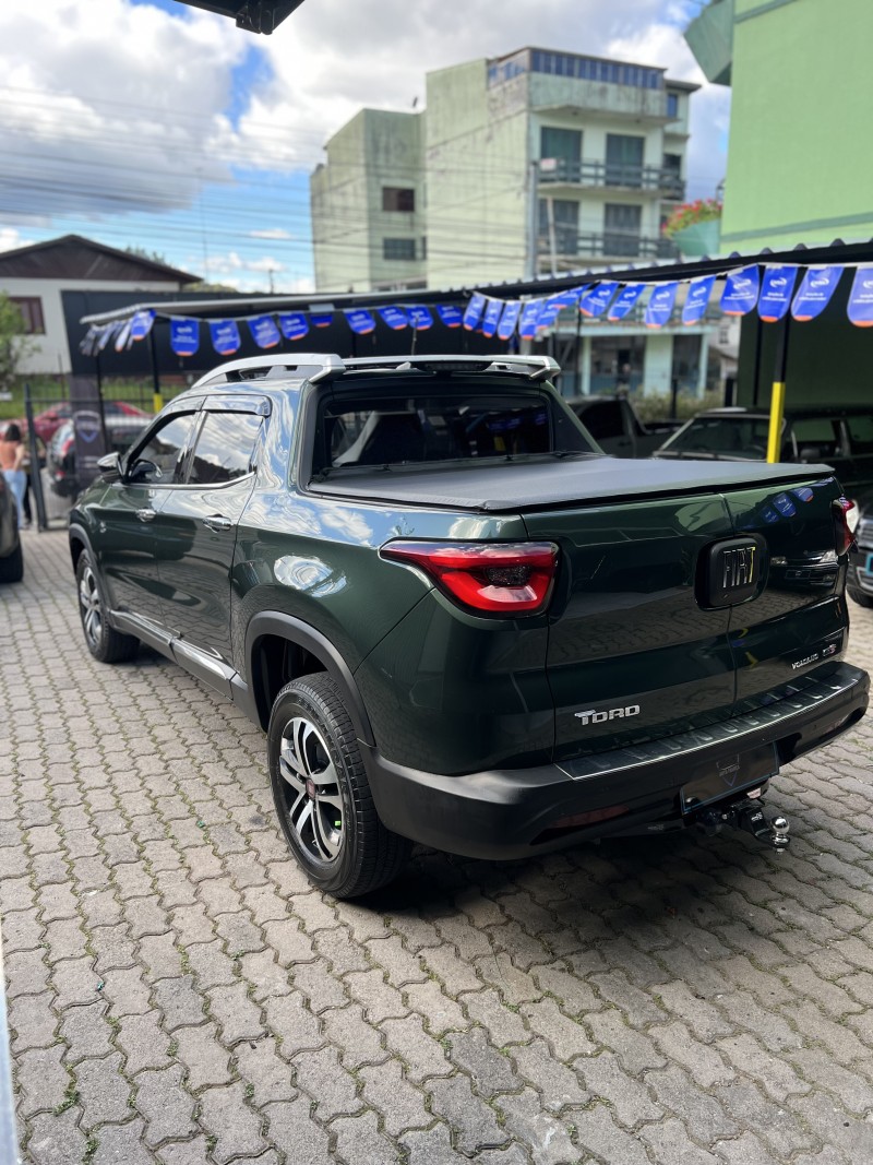 TORO 2.0 16V TURBO DIESEL VOLCANO AT9 4X4 AUTOMÁTICO - 2017 - CAXIAS DO SUL