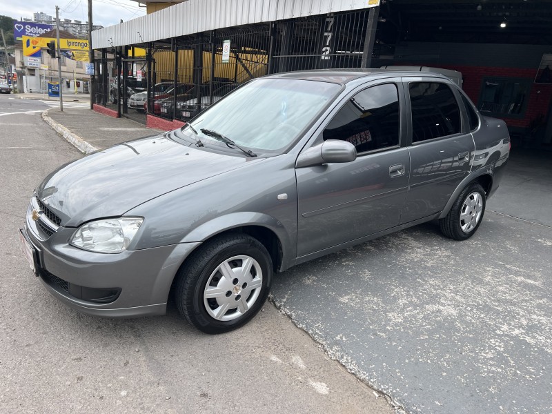 CLASSIC 1.0 MPFI LS 8V FLEX 4P MANUAL